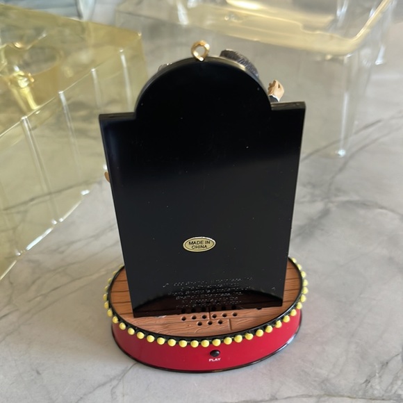 🎶 FRANK SINATRA - Musical Christmas Ornament - 1999 series - Brand new in box - Picture 9 of 15